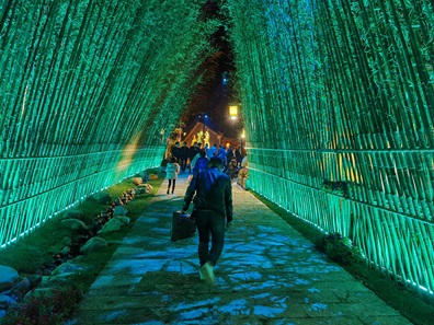 信阳西九华山中原朱寨夜景亮化